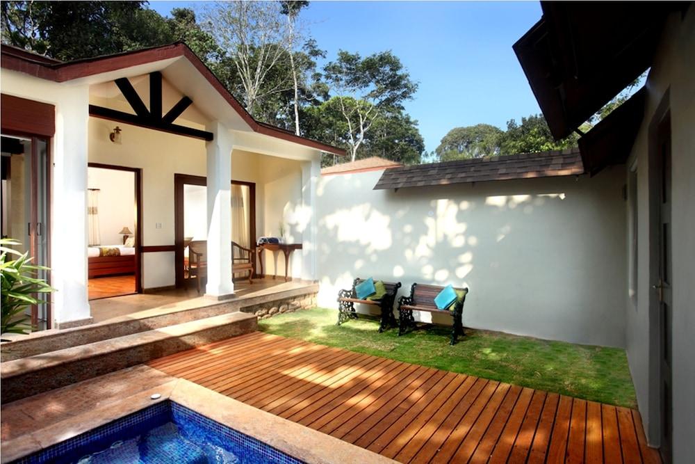 Carmelia Haven Resort Thekkady Exterior foto
